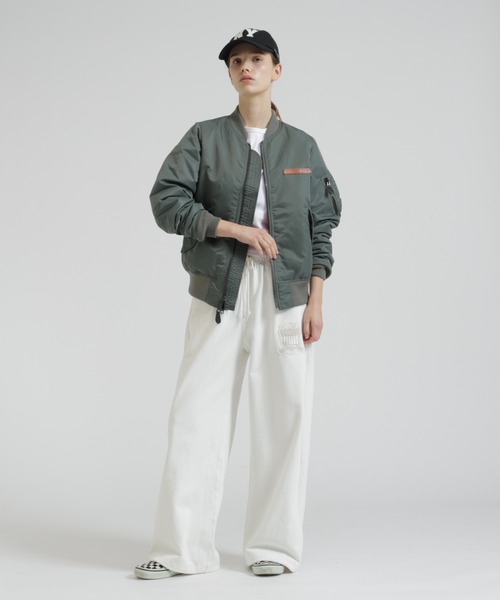 AVIREX(アヴィレックス)の「SIGNATURE VARSITY LOGO SWEAT PANTS(スウェットパンツ・レディース・グレー/オフホワイト/ブラック・S/M)」の22枚目の写真