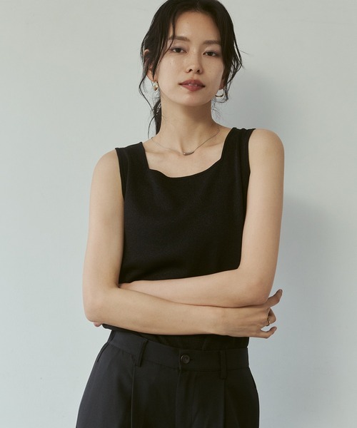 hunch(ハンチ)の「Vネック ラメニットスクエアタンク(タンクトップ・レディース・ゴールド系その他/ブラック系その他/シルバー系その他/ブラウン系その他・FREE)」の5枚目の写真