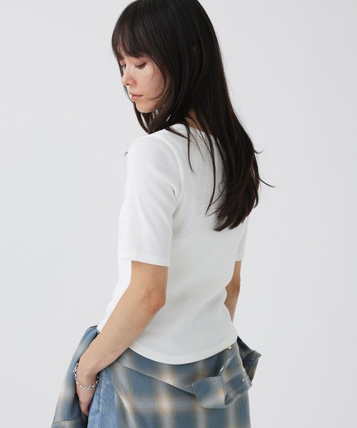 BABYLONE(バビロン)の「ギザテレコプルオーバー(Tシャツ/カットソー・レディース・グレー/オフホワイト/レッド・フリー)」の5枚目の写真