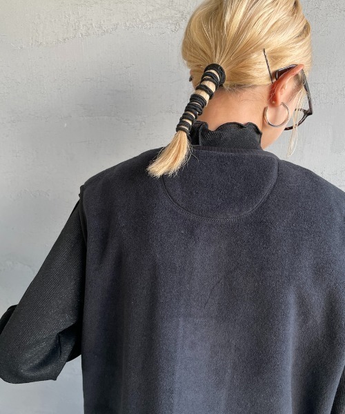 DANTON（ダントン）の「【WEB先行予約】[DANTON/ダントン] フリースノーカラーベスト（ベスト・レディース・グレイッシュベージュ/ブラック/ダークグレー・36）」の7枚目の写真