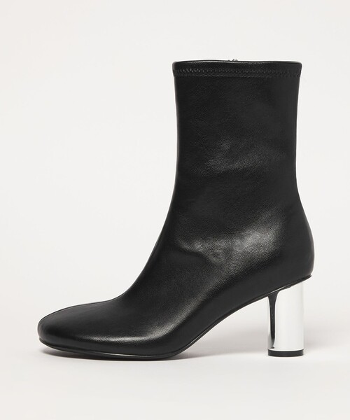 SY UNITED ARROWS（シーユナイテッドアローズ）の「＜SY＞オブリークシリンダーヒール ショートブーツ70↑（ブーツ・レディース・ブラック/ベージュ・22cm/22.5cm/23cm/23.5cm/24cm/24.5cm/25cm）」の2枚目の写真