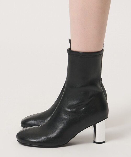 SY UNITED ARROWS（シーユナイテッドアローズ）の「＜SY＞オブリークシリンダーヒール ショートブーツ70↑（ブーツ・レディース・ブラック/ベージュ・22cm/22.5cm/23cm/23.5cm/24cm/24.5cm/25cm）」の14枚目の写真
