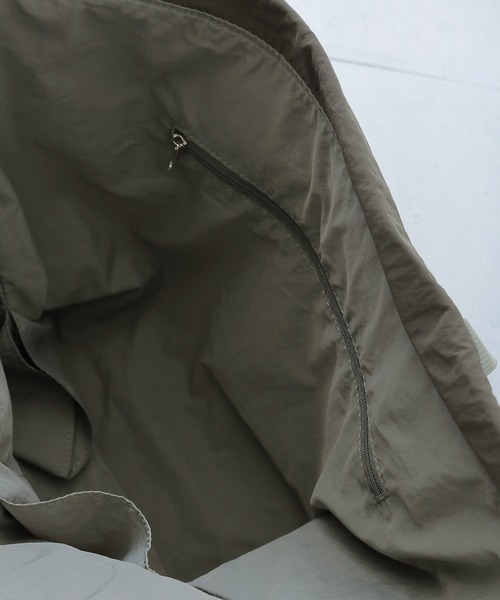CLEIO(クレイオ)の「【CLEIO】Casselini(キャセリーニ) ナイロン3WAYスクエアトート NYLON 3WAY SQUARE TOTE(トートバッグ・レディース・ブラック/カーキ・FREE)」の11枚目の写真