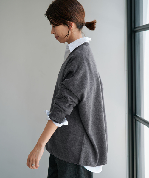 IENA(イエナ)の「《追加6》Fineニュージーウール ニュアンス Vプルオーバー(ニット/セーター・レディース・アイボリー/レッド/グレー/ライトグリーン・FREE)」の12枚目の写真