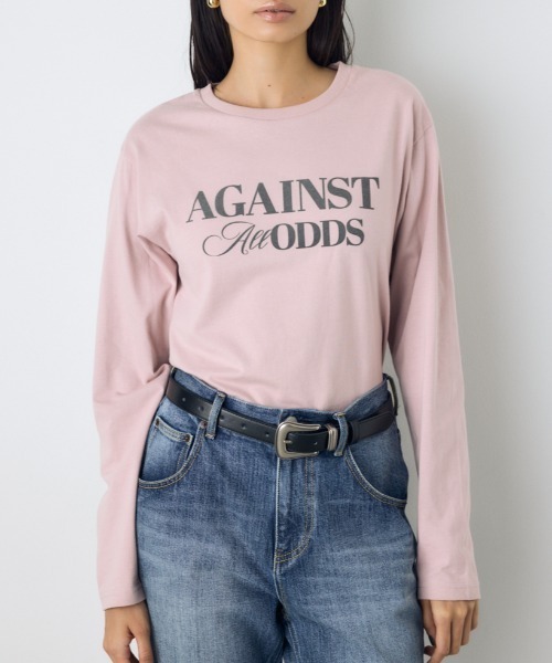 AZUL by moussy(アズールバイマウジー)の「フロッキーロゴロンT 秋服 冬服 春服 長袖 シンプル ロゴT(Tシャツ/カットソー・レディース・オフホワイト/ブラック/チャコールグレー/スモークピンク・FREE)」の4枚目の写真