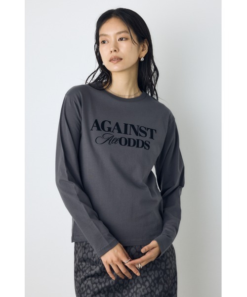 AZUL by moussy(アズールバイマウジー)の「フロッキーロゴロンT 秋服 冬服 春服 長袖 シンプル ロゴT(Tシャツ/カットソー・レディース・オフホワイト/ブラック/チャコールグレー/スモークピンク・FREE)」の22枚目の写真