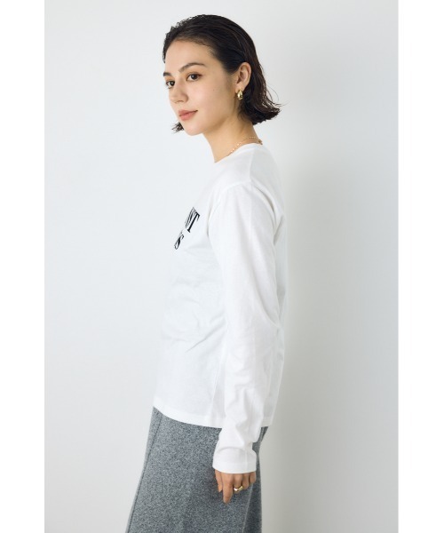AZUL by moussy(アズールバイマウジー)の「フロッキーロゴロンT 秋服 冬服 春服 長袖 シンプル ロゴT(Tシャツ/カットソー・レディース・オフホワイト/ブラック/チャコールグレー/スモークピンク・FREE)」の7枚目の写真