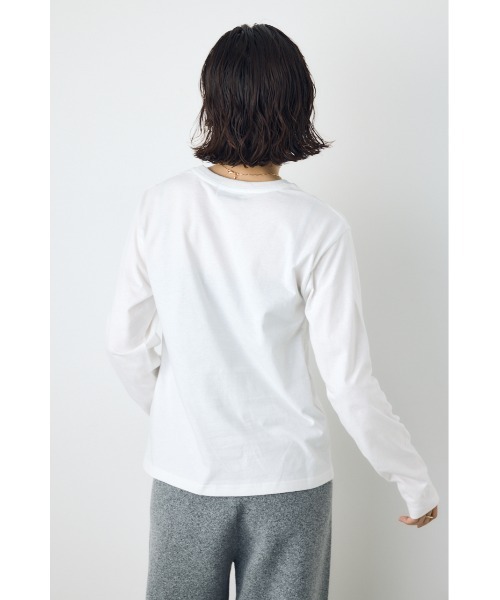 AZUL by moussy(アズールバイマウジー)の「フロッキーロゴロンT 秋服 冬服 春服 長袖 シンプル ロゴT(Tシャツ/カットソー・レディース・オフホワイト/ブラック/チャコールグレー/スモークピンク・FREE)」の8枚目の写真