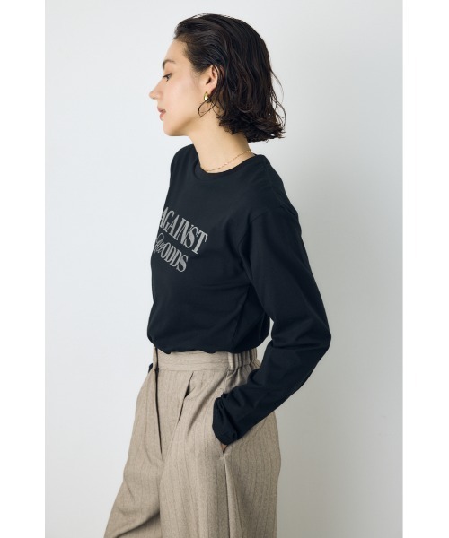 AZUL by moussy(アズールバイマウジー)の「フロッキーロゴロンT 秋服 冬服 春服 長袖 シンプル ロゴT(Tシャツ/カットソー・レディース・オフホワイト/ブラック/チャコールグレー/スモークピンク・FREE)」の16枚目の写真