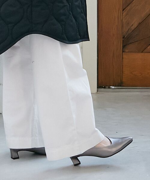 le.coeur blanc(ルクールブラン)の「《WEB限定》アシンメトリーカットパンプス(パンプス・レディース・ダークブラウン/シルバー/ブラック・36/39/38/37)」の6枚目の写真
