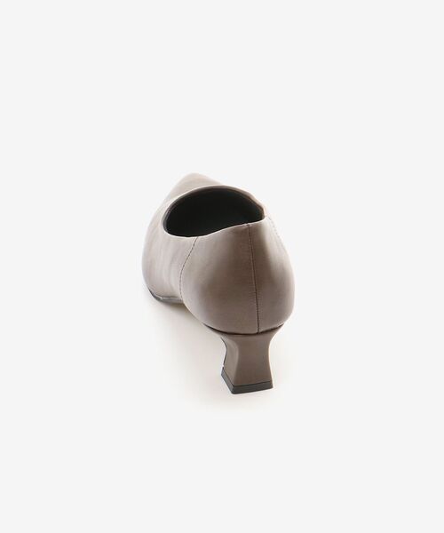 le.coeur blanc(ルクールブラン)の「《WEB限定》アシンメトリーカットパンプス(パンプス・レディース・ダークブラウン/シルバー/ブラック・36/39/38/37)」の10枚目の写真