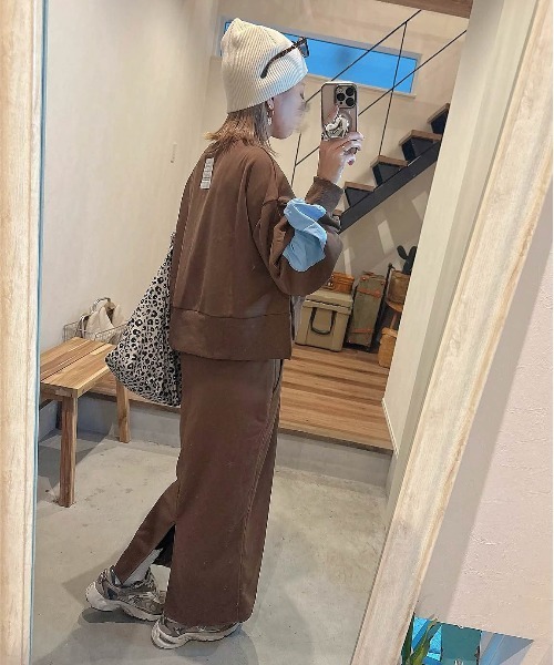 CURA CLOSET（キュラ クローゼット）の「【＠maayuuta コラボ】配色スリーブスウェットライクセットアップ（セットアップ・レディース・チャコールグレー/ブラウン/グレー・フリー）」の13枚目の写真