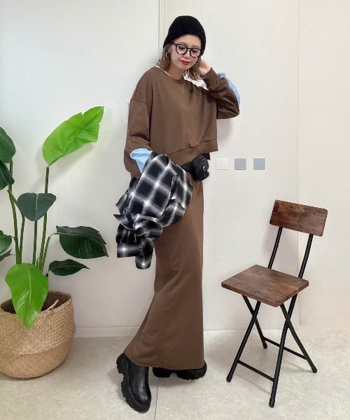 CURA CLOSET（キュラ クローゼット）の「【＠maayuuta コラボ】配色スリーブスウェットライクセットアップ（セットアップ・レディース・チャコールグレー/ブラウン/グレー・フリー）」の6枚目の写真