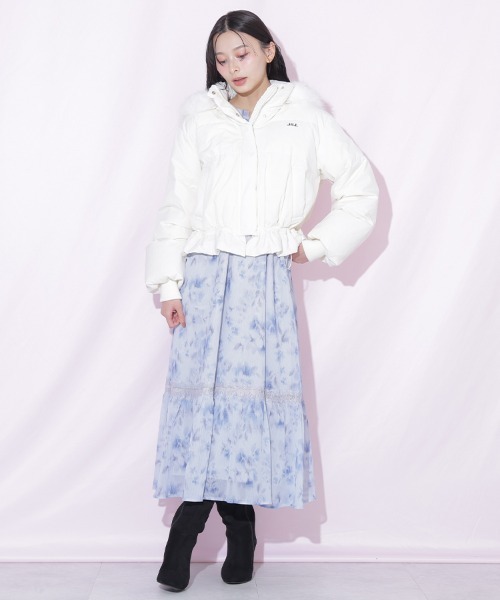 JILL by JILL STUART(ジルバイジルスチュアート)の「【WEB先行カラーあり】フェイクファー付きペプラムショートダウン(ダウンジャケット/コート・レディース・ホワイト/ブラック/ホワイト系その他/ピンク/ブルー・SMALL/MEDIUM)」の20枚目の写真