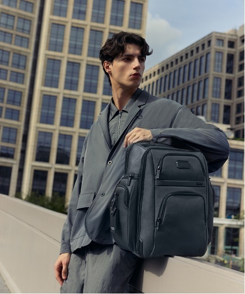 TUMI(トゥミ)の「【TUMI | SOPH.】TUMI ALPHA(アルファ)トゥミ・ブリーフ・パック(A4/PC15インチまで対応)(バックパック/リュック・メンズ・グレー系その他2・FREE)」の5枚目の写真