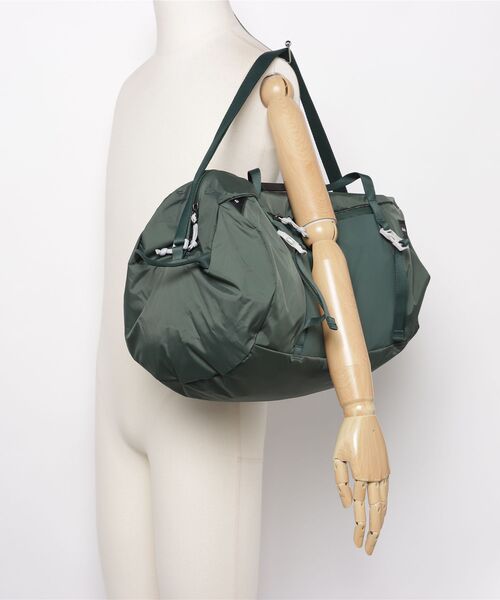 Matador（マタドール）の「【Matador / マタドール】30L Packable Duffel パッカブルダッフル / 3WAY / 完全ポケッタブル / 撥水 / 出張（ドラムバッグ・メンズ・グリーン系1・FREE）」の5枚目の写真