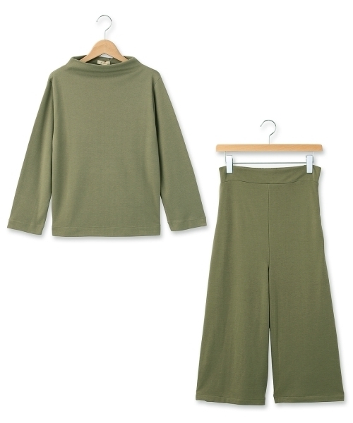 HusHusH(ハッシュアッシュ)の「ボトルネックトップス+ガウチョパンツ(ワンピース・レディース・グリーン/ホワイト/ブルー・02/03)」の2枚目の写真