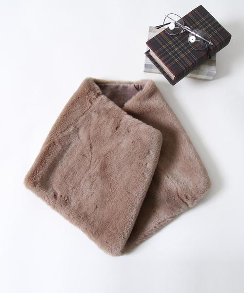 coen（コーエン）の「フラッフィーフェイクファースヌード（ストール/ショール・レディース・オフホワイト/グレー/ベージュ・FREE）」の3枚目の写真