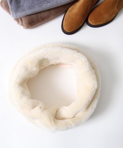 coen（コーエン）の「フラッフィーフェイクファースヌード（ストール/ショール・レディース・オフホワイト/グレー/ベージュ・FREE）」の17枚目の写真