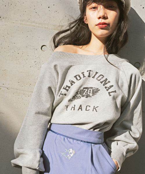 PAGEBOY（ページボーイ）の「オフショル裏毛プルオーバー（スウェット・レディース・杢グレー/ブルー/ブラック/ブルー系その他/ブラック系その他・FREE）」の3枚目の写真