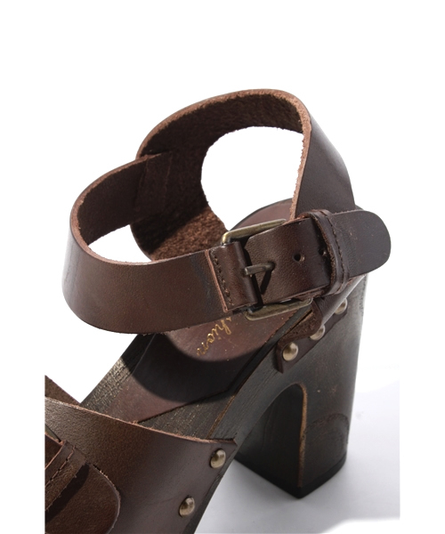 Kastane（カスタネ）の「ストラップサンダル（サンダル・レディース・キャメル/ブラウン/ベージュ・23cm/23.5cm/24cm）」の7枚目の写真