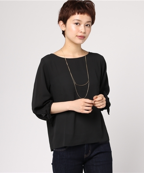 Honeys（ハニーズ）の「アクセ付袖リボンブラウス（シャツ/ブラウス・レディース・オフホワイト/ブラック/ホワイト×レッド/ブルー系その他/ベージュ/ピンク/ホワイト×イエロー・M/L）」の4枚目の写真