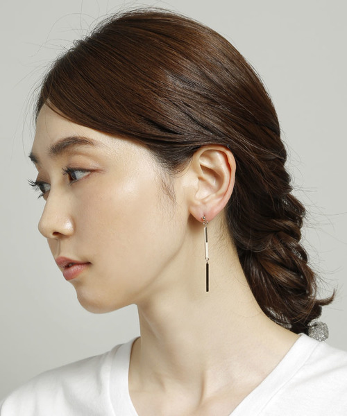 PLAIN CLOTHING(プレーンクロージング)の「カラースティックピアス【PLAIN CLOTHING】(ピアス(両耳用)・レディース・ネイビー/ミント/アイボリー/ピンク/グレー・FREE)」の2枚目の写真