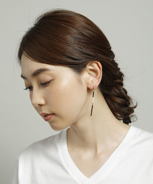 PLAIN CLOTHING(プレーンクロージング)の「カラースティックピアス【PLAIN CLOTHING】(ピアス(両耳用)・レディース・ネイビー/ミント/アイボリー/ピンク/グレー・FREE)」の10枚目の写真