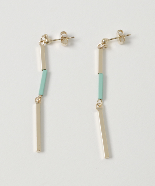 PLAIN CLOTHING(プレーンクロージング)の「カラースティックピアス【PLAIN CLOTHING】(ピアス(両耳用)・レディース・ネイビー/ミント/アイボリー/ピンク/グレー・FREE)」の4枚目の写真