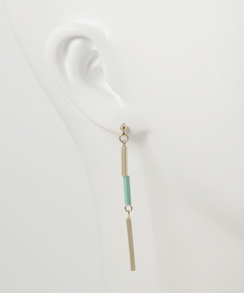 PLAIN CLOTHING(プレーンクロージング)の「カラースティックピアス【PLAIN CLOTHING】(ピアス(両耳用)・レディース・ネイビー/ミント/アイボリー/ピンク/グレー・FREE)」の7枚目の写真