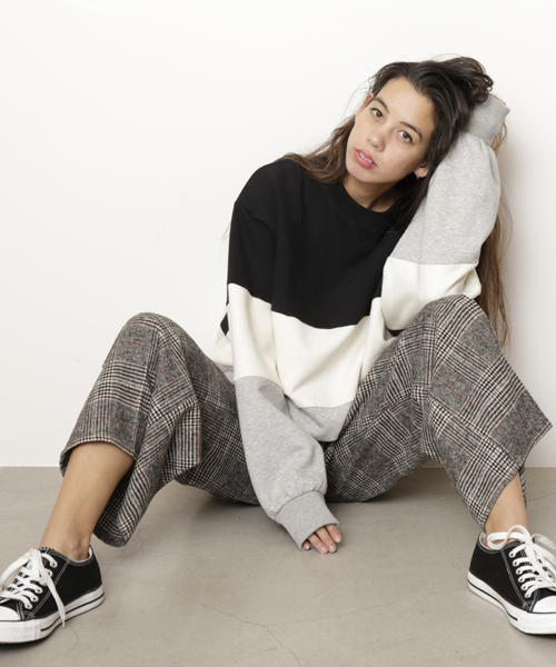 DOUBLE NAME(ダブルネーム)の「ブロッキング裏毛PO(スウェット・レディース・ブラック/レッド/グリーン・FREE)」の2枚目の写真