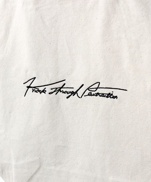 knock through abstraction（ノックスルーアブストラクション）の「【knock through abstraction/ノックスルーアブストラクション】sign logo tote/サインロゴ刺繍トート（トートバッグ・レディース・グレー/ブラック/ベージュ/ネイビー/その他1/その他2/その他4/その他3/その他5/レッド/その他6・FREE）」の16枚目の写真