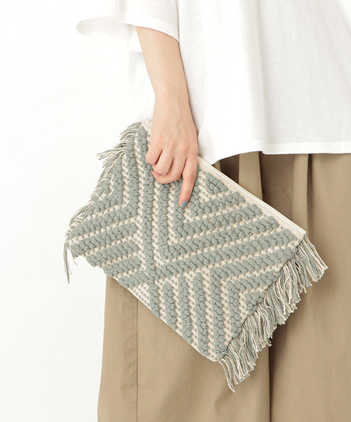 niko and...（ニコアンド）の「オリジナルマルチタッセルクラッチ（クラッチバッグ・レディース・グレー/ライトグリーン/その他1・0）」の2枚目の写真