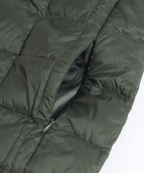 TAION(タイオン)の「【WEB限定】TAION:キッズ ダウン ベスト(100~140cm)(ダウンベスト・キッズ・ブラック/ベージュ/グリーン/ネイビー/レッド・100/110/120/130/140)」の9枚目の写真