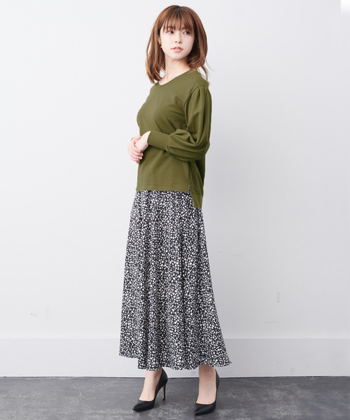 IEDIT(イディット)の「IEDIT コットン100%のVネックスウェットトップス(スウェット・レディース・ベージュ/ネイビー/ピンク/ブルーグリーン/マスタード/カーキ/グレー/チャコールグレー・SMALL/MEDIUM/LARGE/X-LARGE/XX-LARGE)」の13枚目の写真