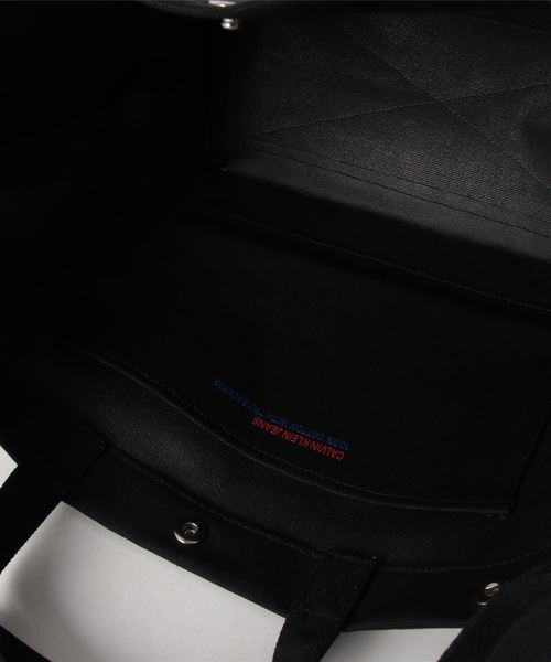 Calvin Klein Jeans Accessory（カルバン・クラインジーンズアクセサリー）の「ロゴ プリント トート バッグ（トートバッグ・レディース・ブラック/ホワイト系その他/ブラック系その他・FREE）」の6枚目の写真