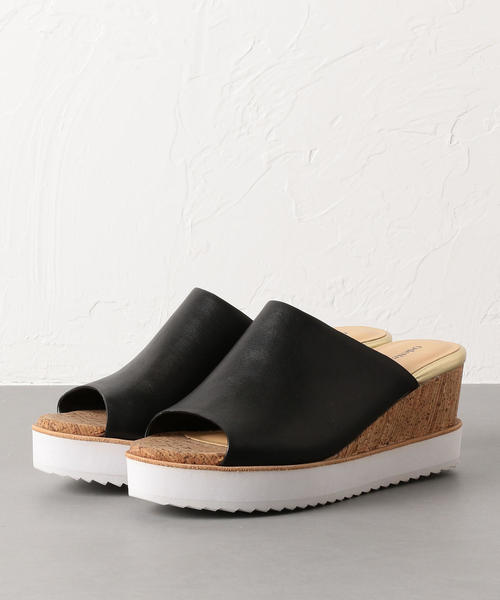 ODETTE E ODILE(オデットエオディール)の「OFC プレーンミュールウェッジ サンダル65(サンダル・レディース・ベージュ/ホワイト/ブラック/シルバー・35/37/36)」の3枚目の写真