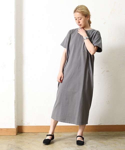 Goodwear(Since1983)（グッドウェア）の「【MADE IN USA】S/S POCKET ONEPIECE LONG / ショートスリーブポケット ワンピース ロング（ワンピース・レディース・ダークオリーブ/ベージュ/ヘザーグレー/ブラウン/ブラック系その他/ピンク系その他/ホワイト/グレイッシュベージュ/ブルー系その他/ナチュラル/グレー系その他/オリーブ/レッド/ライトグリーン/チャコールグレー/ライトイエロー/ブラウン系その他/コバルトブルー/グリーン/スモークピンク/ブラック/ブルー系その他3/グリーン系その他/パープル系その他/オレンジ系その他/カーキ系1/モスグリーン/コーラルピンク/オレンジ系その他2/ブラウン系その他2/グレー系その他3/ネイビー/レッド系その他/クリーム/オレンジ系その他3/ライトグリーン系1・MEDIUM/LARGE）」の6枚目の写真