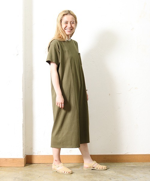 Goodwear(Since1983)（グッドウェア）の「【MADE IN USA】S/S POCKET ONEPIECE LONG / ショートスリーブポケット ワンピース ロング（ワンピース・レディース・ダークオリーブ/ベージュ/ヘザーグレー/ブラウン/ブラック系その他/ピンク系その他/ホワイト/グレイッシュベージュ/ブルー系その他/ナチュラル/グレー系その他/オリーブ/レッド/ライトグリーン/チャコールグレー/ライトイエロー/ブラウン系その他/コバルトブルー/グリーン/スモークピンク/ブラック/ブルー系その他3/グリーン系その他/パープル系その他/オレンジ系その他/カーキ系1/モスグリーン/コーラルピンク/オレンジ系その他2/ブラウン系その他2/グレー系その他3/ネイビー/レッド系その他/クリーム/オレンジ系その他3/ライトグリーン系1・MEDIUM/LARGE）」の15枚目の写真