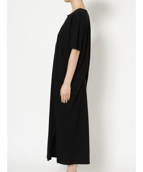 Ungrid(アングリッド)の「ネックカットスリットワンピース(ワンピース・レディース・オフホワイト/ブルー/ブラック/レッド・FREE)」の9枚目の写真