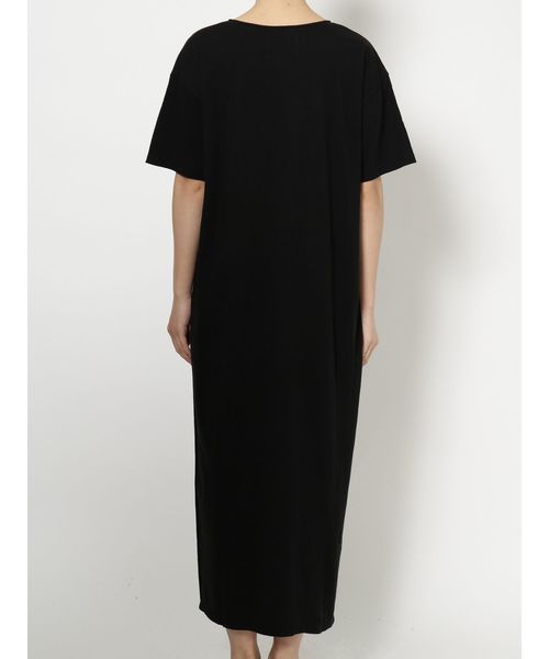 Ungrid(アングリッド)の「ネックカットスリットワンピース(ワンピース・レディース・オフホワイト/ブルー/ブラック/レッド・FREE)」の10枚目の写真