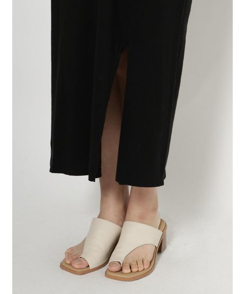 Ungrid(アングリッド)の「ネックカットスリットワンピース(ワンピース・レディース・オフホワイト/ブルー/ブラック/レッド・FREE)」の13枚目の写真