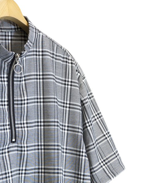 Luv maison（ラブメゾン）の「グレンチェックスタンドジップ 半袖シャツ（シャツ/ブラウス・メンズ・グレー・L/M）」の21枚目の写真