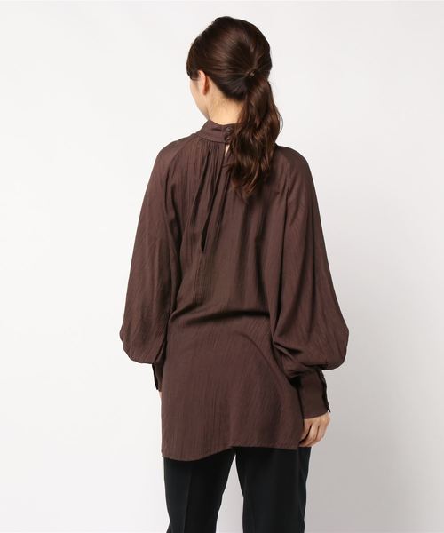 DouDou（ドゥドゥ）の「ハイネックボリュームBL（シャツ/ブラウス・レディース・ベージュ/ブラウン・FREE）」の3枚目の写真