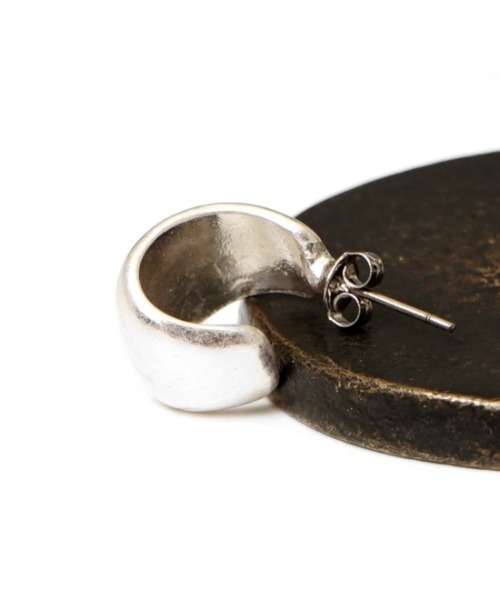 flower（フラワー）の「カービーフープピアス（ピアス（片耳用）・レディース・シルバー/ゴールド・FREE）」の9枚目の写真