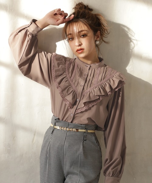 one after another NICE CLAUP(ワンアフターアナザーナイスクラップ)の「プチハイネックフリルブラウス(シャツ/ブラウス・レディース・アイボリー/ブラウン/モカ・FREE)」の3枚目の写真