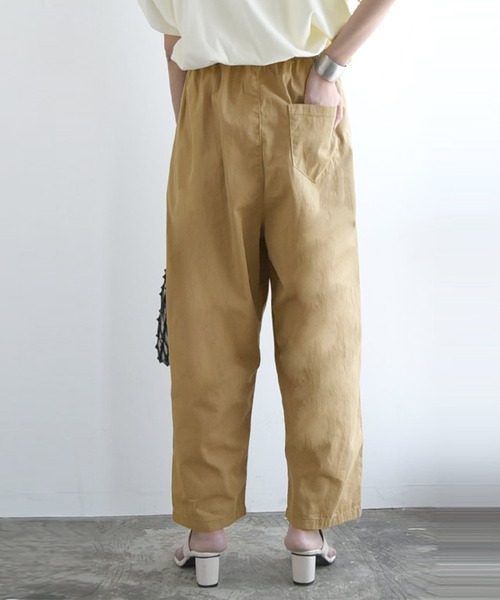 and it_（アンドイット）の「ワンタッチベルトイージーバルーンパンツ（その他パンツ・レディース・ブラック/ベージュ/カーキ・L/LL/3L/4L/M）」の15枚目の写真