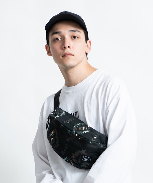 KiU(キウ)の「ウォータープルーフボディバッグ【3】(ボディバッグ/ウエストポーチ・メンズ・オレンジ/ブラック系その他2/パープル/ブラック系その他3/カラフル/ホワイト系その他2/イエロー/イエロー系その他/ホワイト系その他/ブラック系その他・FREE)」の4枚目の写真