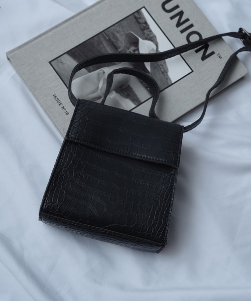 MAISON BREEZE（メゾンブリーズ）の「【MAISON BREEZE】サスティナブルレザー クロコ型押しハンドバッグ 2WAYショルダー KNF（ショルダーバッグ・レディース・ブラック/ダークブラウン・FREE）」の2枚目の写真