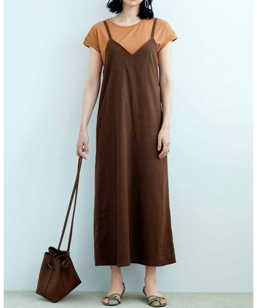 IEDIT(イディット)の「IEDIT リネン混素材で上質にこなれるロング丈キャミワンピース(ワンピース・レディース・ブラウン/ベージュ・SMALL/MEDIUM/LARGE/X-LARGE/XX-LARGE/XXX-LARGE)」の5枚目の写真